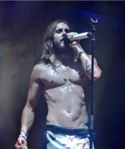 jared leto nu cantor pelado