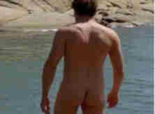 Sam Underwood Nude Transando Pelado na Cena Quente