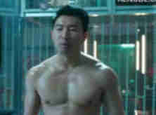 Simu Liu Nude Ficou Pelado na Cena do Filme