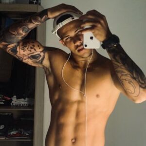 yuri nicolau nude em fotos pelado